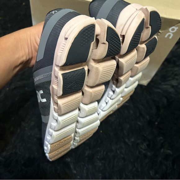 ON CLOUDFLOW black running athletic training lace up shoes sneakers women’s 9 - Picture 5 of 8